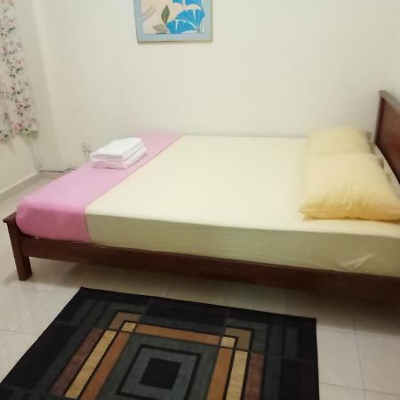 Aiman Homestay Порт-Диксон Экстерьер фото